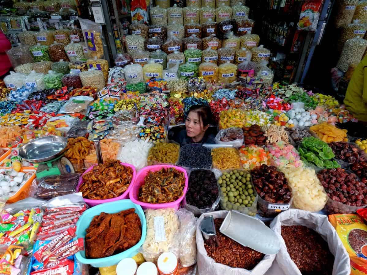 Master the art of bargaining at Hue’s vibrant Ben Ngu Market